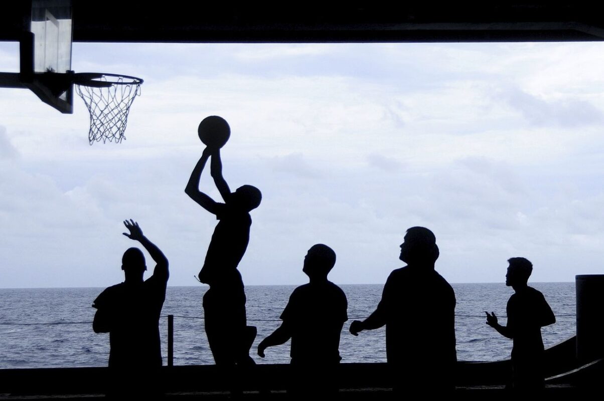 Basketball by the ocean, sports